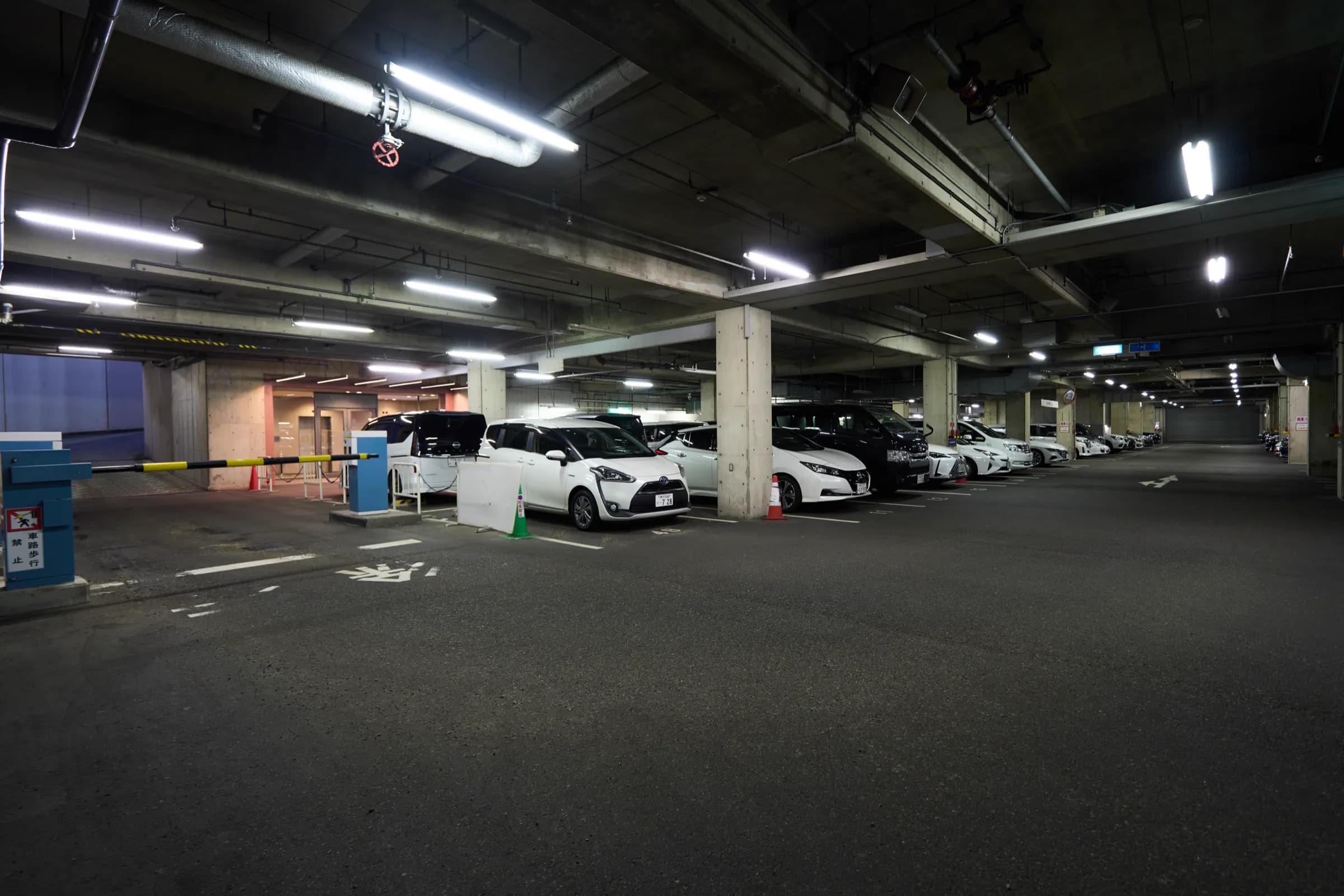 地下駐車場